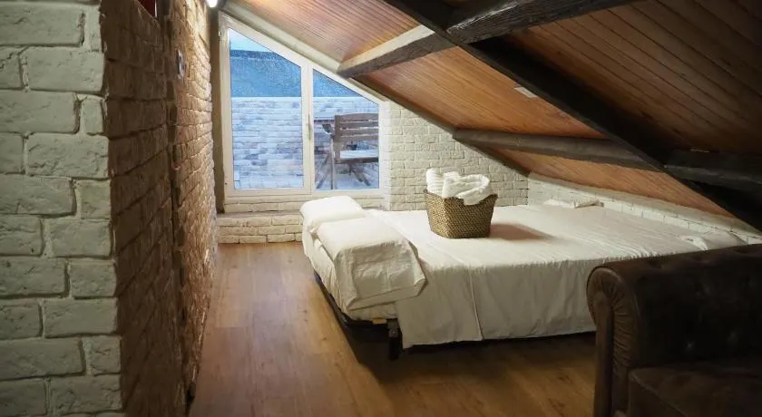 Tiny apartment on the roof touching Gibraltar - Image 1
