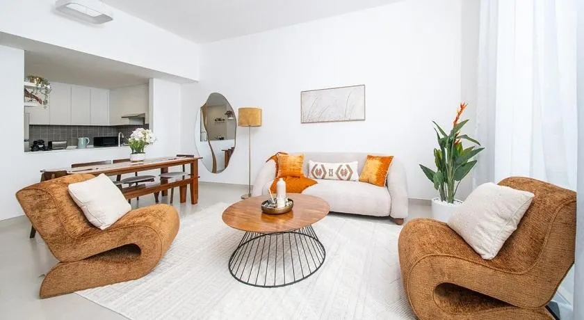 Gorgeous 1 Bed Apartment in Blue Bay Walk - Image 1