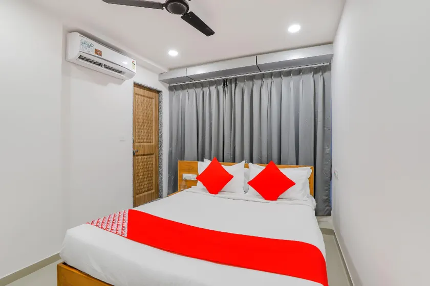 Hotel O Casa Marina - Image 1