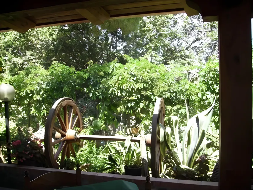 A Turri Rooms and Restaurant - Image 1