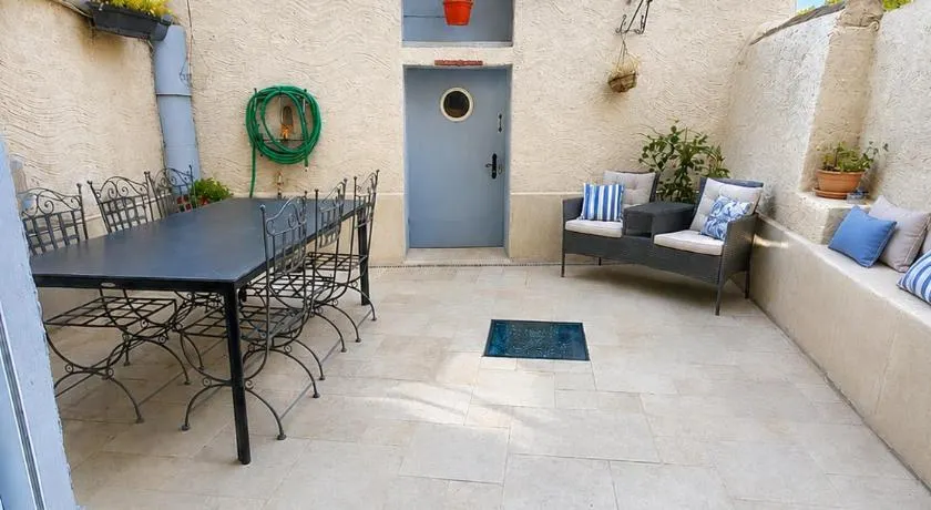 barbacane, maison 4 ch, clim & cour - Image 1