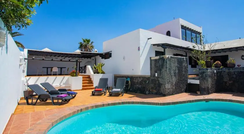 Casa Seara Piscina, Wifi y 400 metro de la playa, - Image 1