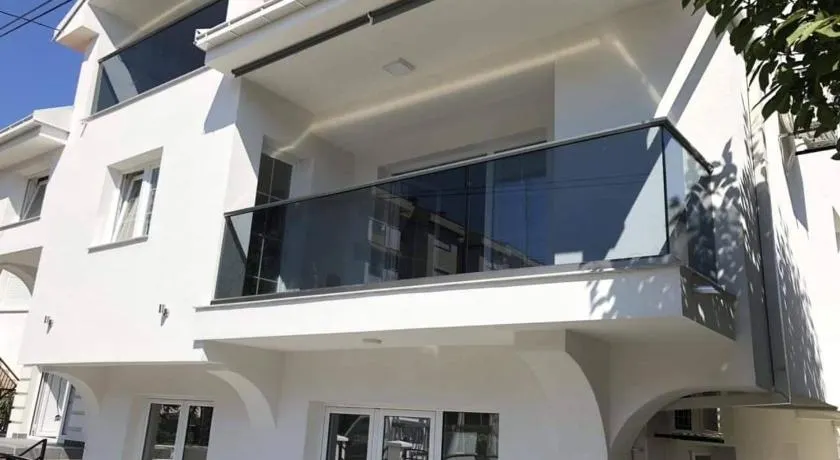 Gold Apartment - Image 1