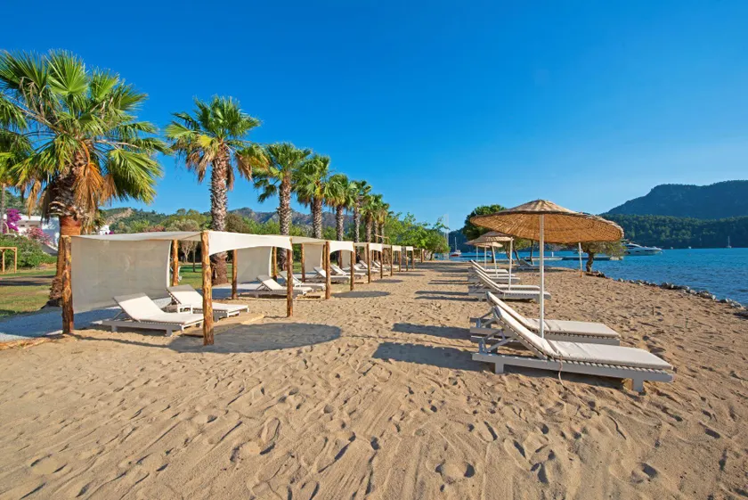 Chillos Beach - Image 1
