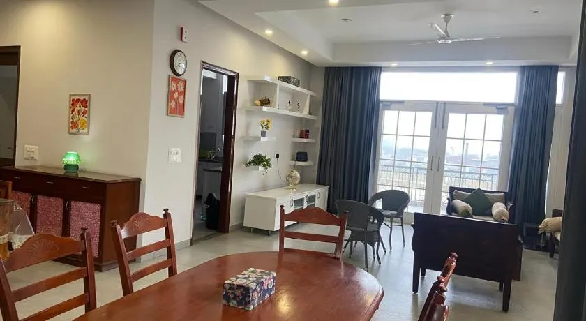 IT City Luxe Homestay-Secure & Comfortable Stay in Mohali - Image 1