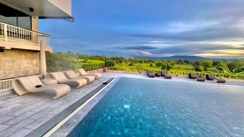 JB place hotel - Image 1