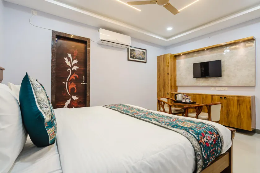Hotel Prestige Grand, Manikonda - Image 1