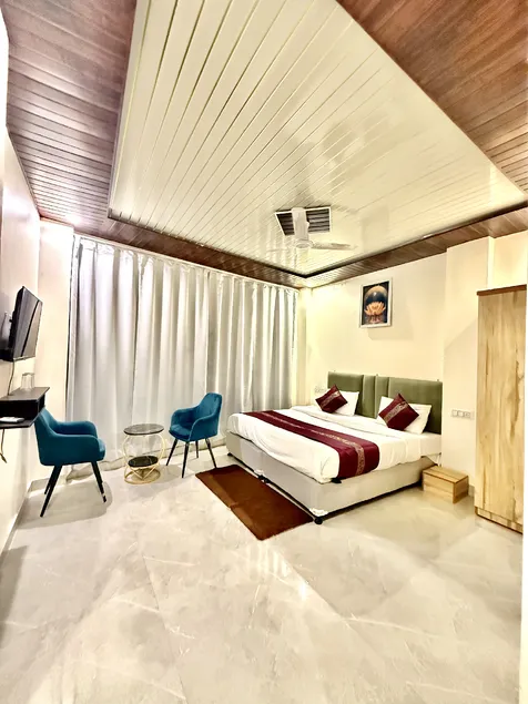 THE KASHI HOTEL - Image 1