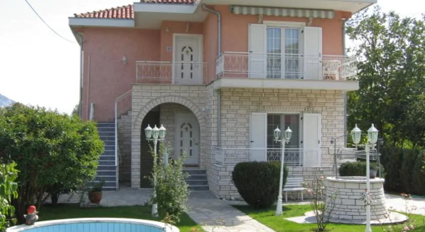Villa Elena - Image 1