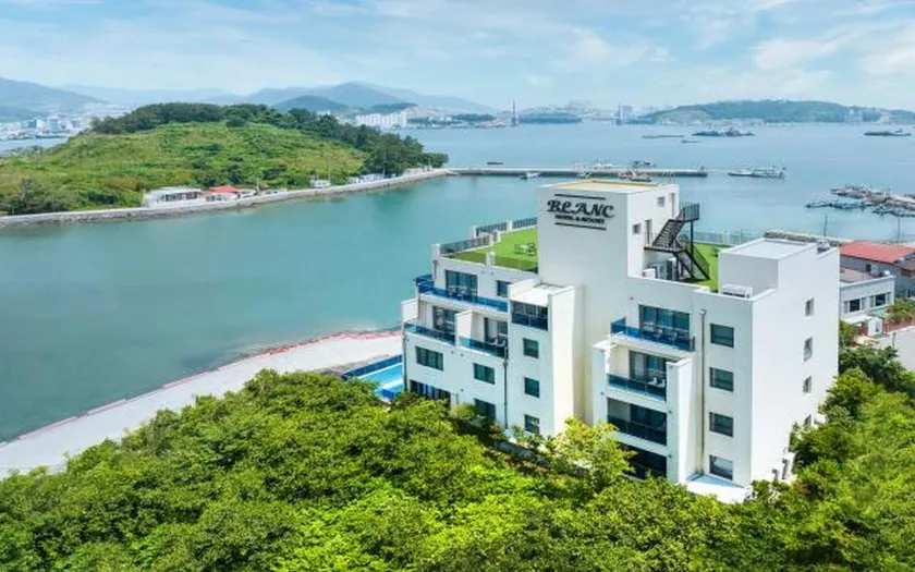 Blanc Hotel & Resort - Image 1