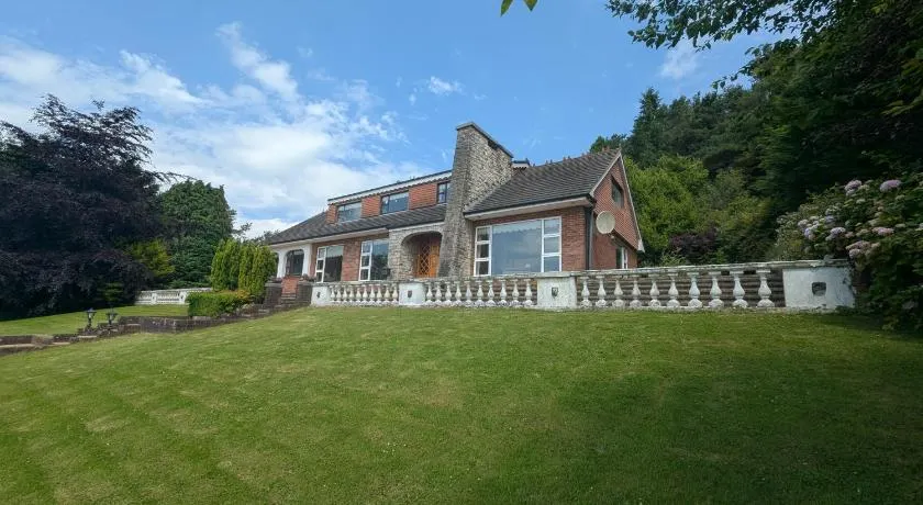 Tullyeskar House - Image 1