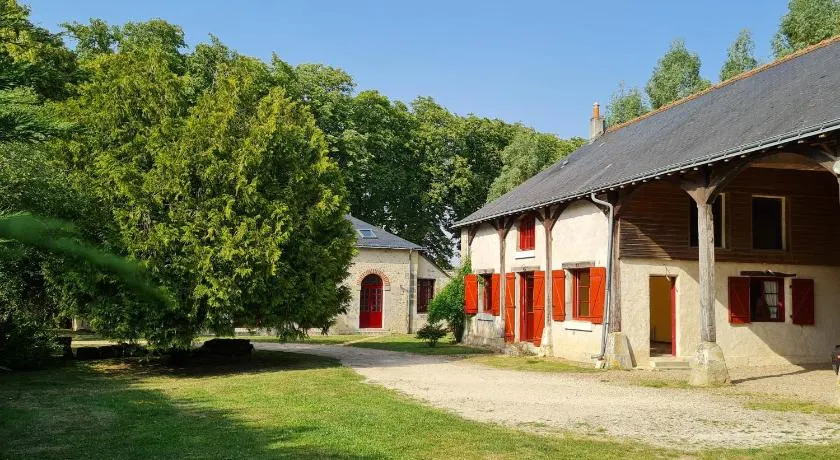 Gîte de la Mignonerie du Château de Jallanges pour 19 personnes avec 4 ou 7 chambres - Image 1