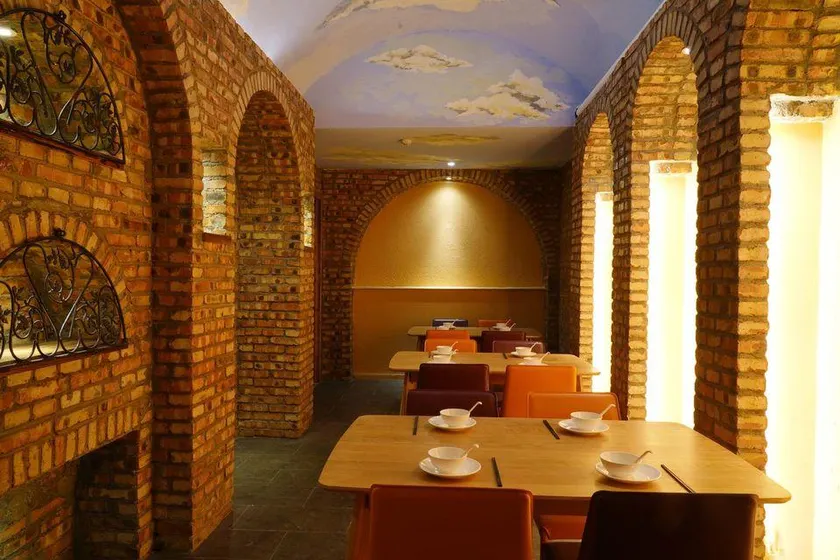 Ruyu Feiniao Holiday Hotel - Image 1