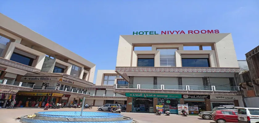 Hotel Nivya Rooms - Image 1