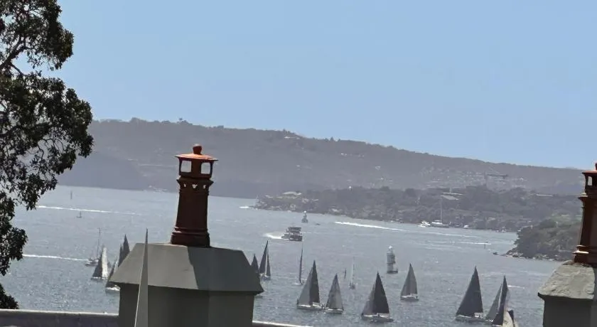 Darling Point with Harbour Views - Image 1