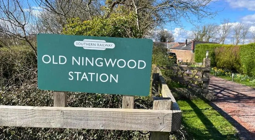 Ningwood Old Station Chalet Ningwood Isle of Wight - Image 1