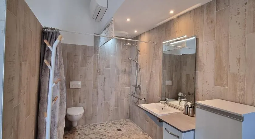 DOMAINE DES PIERRES PRECIEUSES - Chic et Charme à la campagne - Chambre climatisée avec kitchenette - Accès PMR - Image 1