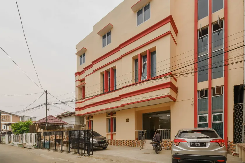 RedDoorz Syariah near Palembang Square Mall 3 - Image 1
