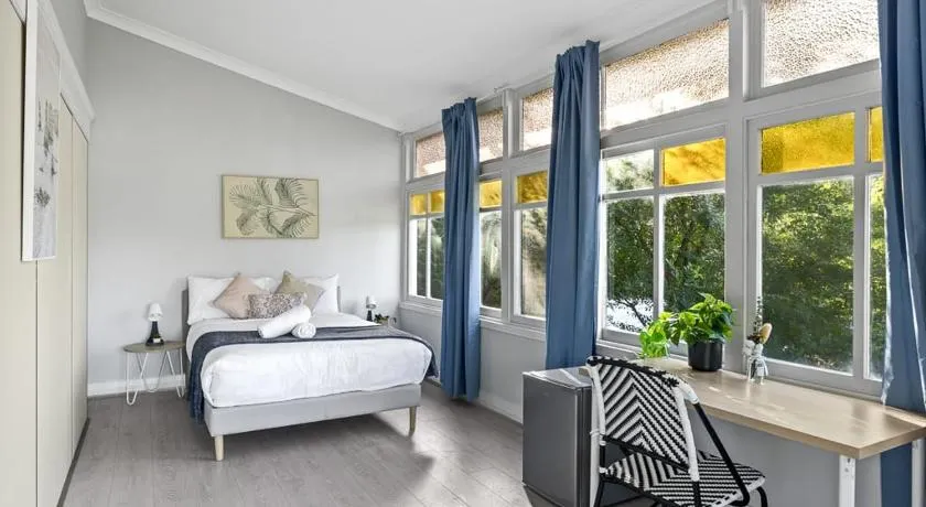 Rustic Grand Double Room - Centrally Located - Image 1