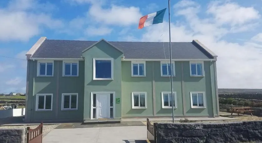 Aran Walkers Lodge - Image 1