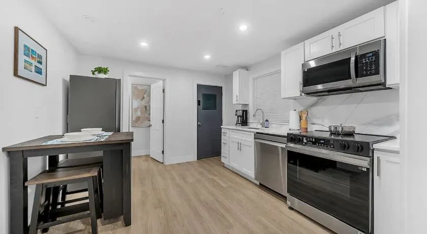 3BR Hotel Alternative - Walk to Kendall Square - Image 1