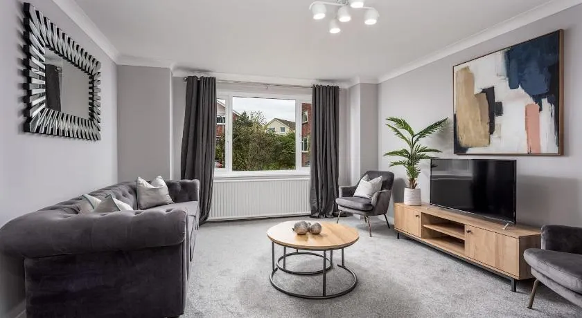 Leeward House - Donnini Apartments - Image 1