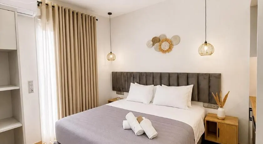 Nefonas Guest House - Image 1