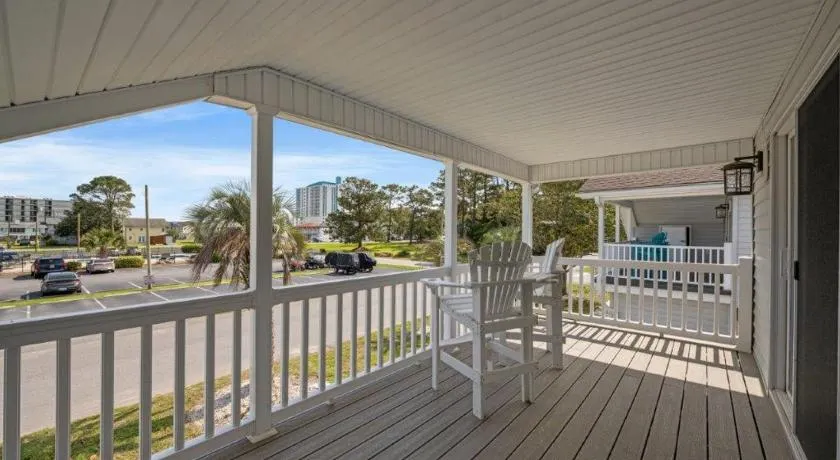 Sea Haven A - Great 3 BR 2 BA - 3 blocks from the beach - Image 1