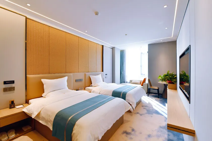 Fuyuan Shangpin Hotel - Image 1