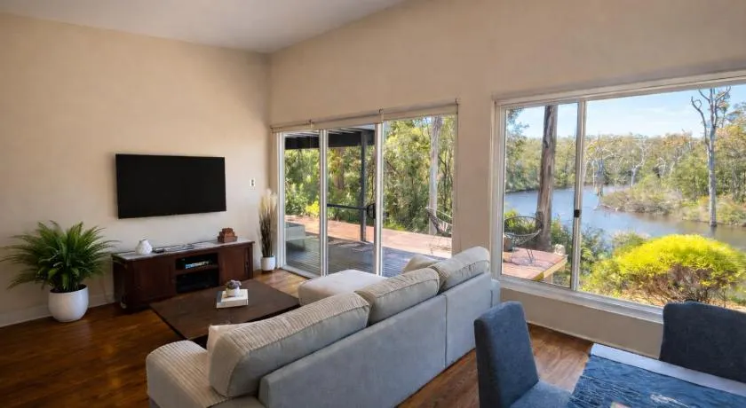 Zen on the River Lux 3BR with Japanese Touches Walk to Down Town - Image 1