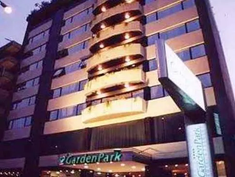 Garden Park Hotel - Image 1