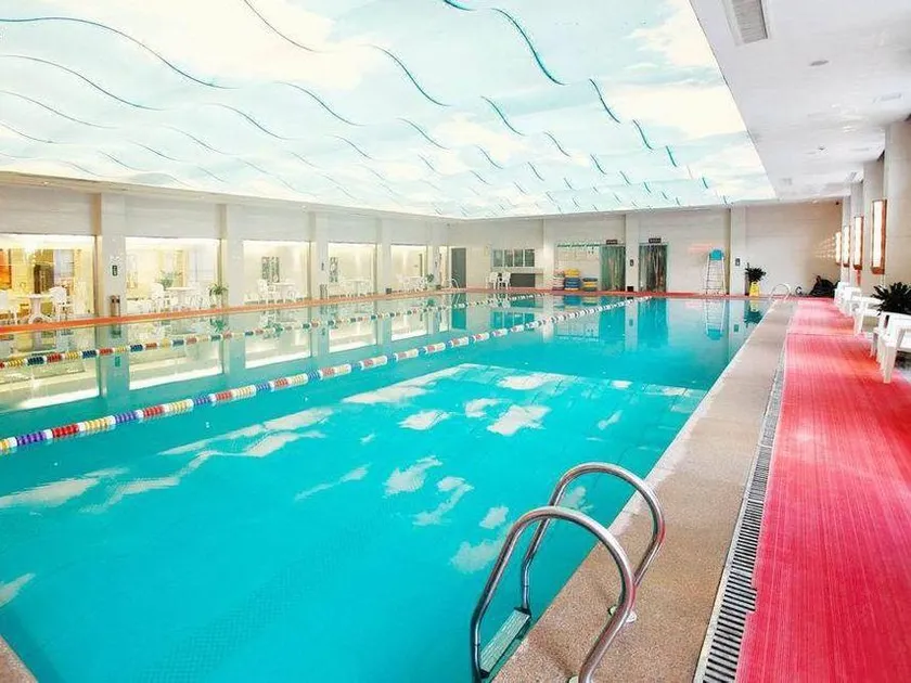 Qindao International Hotel - Image 1