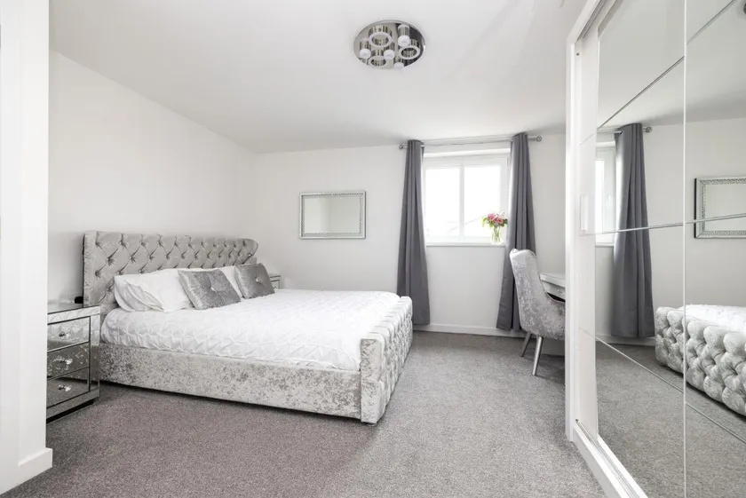 JOIVY Elegant Flat with Balcony - Image 1