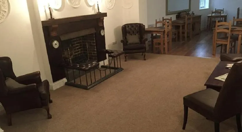 Three Crowns Guest House - Image 1