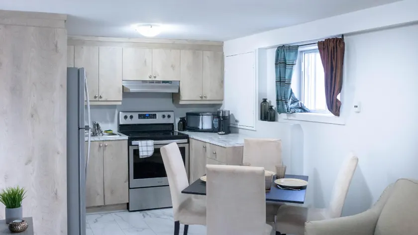 Lovely 1-BR W Sofa Bed in The Heart of NDG - Image 1