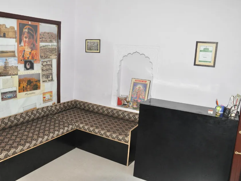 HOTEL DEVI VILAS 966o9o1oo6 10mtr From gangaur ghat Udaipur By SK - Image 1