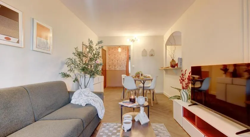 Cosy appartement CALME rénové proche aéroport gare et mer - Image 1