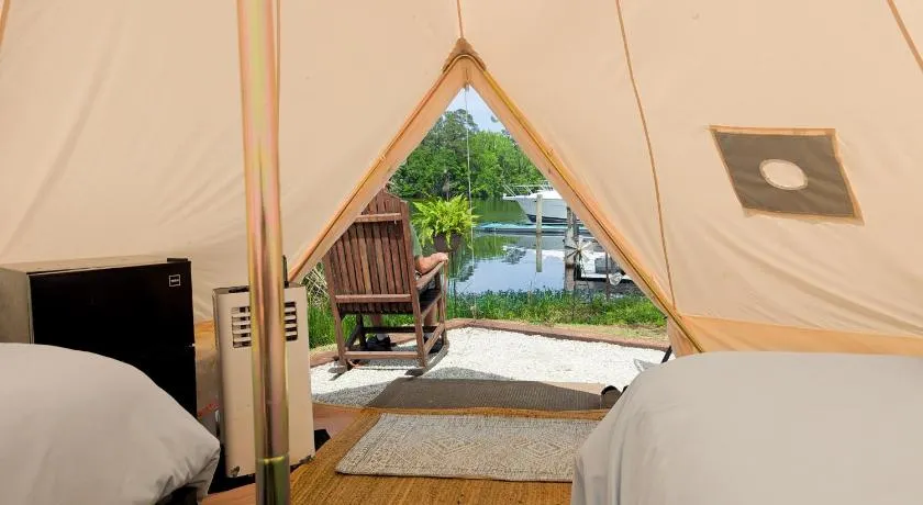Bells Marina & Fishing Resort - Santee Lake Marion by I95 - Family Adventure, Pets on Request! - Image 1