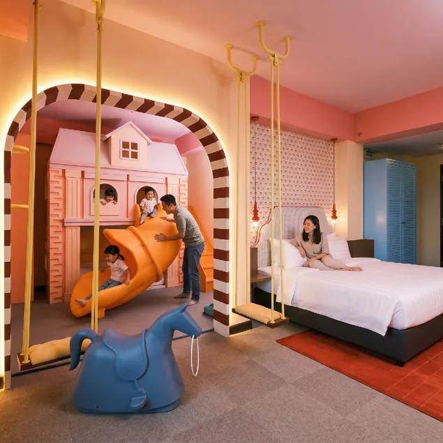 The Très Hotel - Image 1