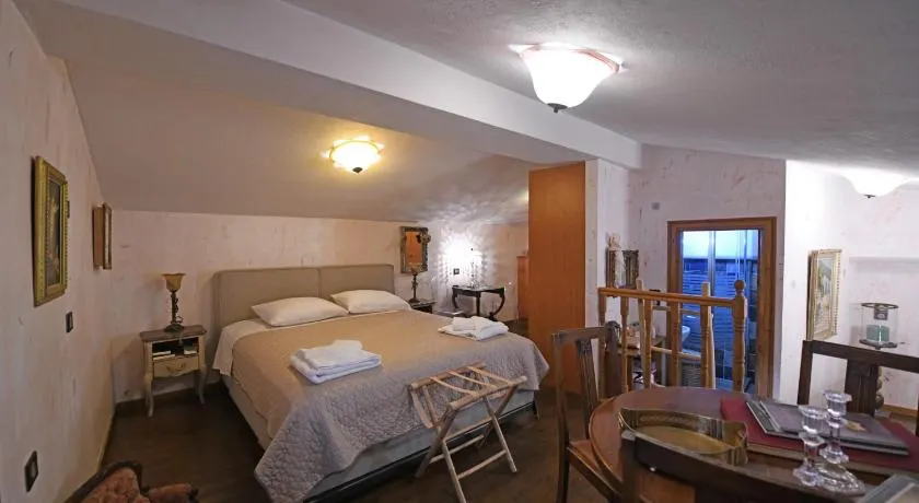 Kleopatra's House - Image 1