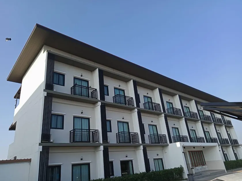 Thezen Hotel - Image 1