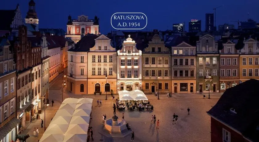 RATUSZOVA Stary Rynek Old Market Boutique Residence & Restaurant - Image 1