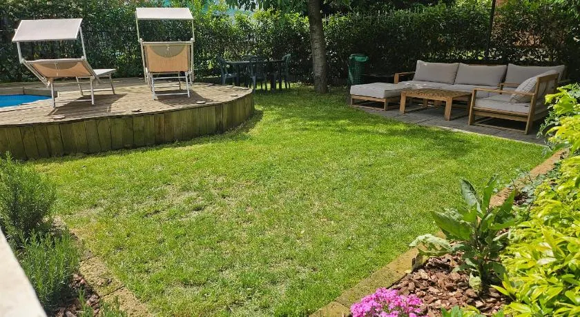 Camera con cucina e piscina a un passo da Torino - Image 1