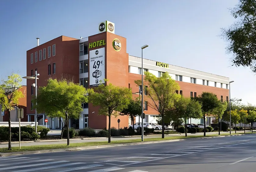 B&B HOTEL Girona 3 - Image 1