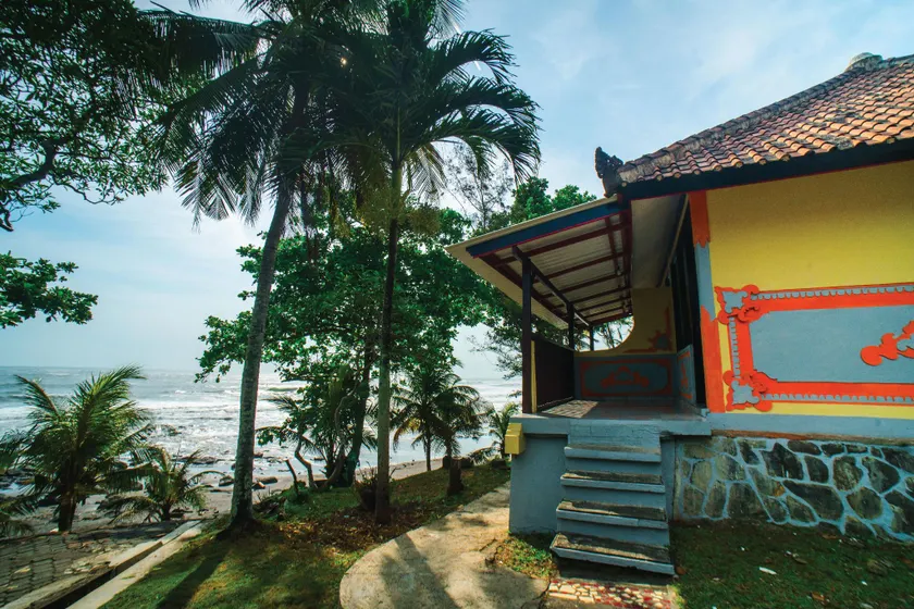 Soka Indah Restaurant & Bungalows - Image 1