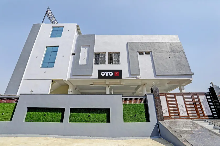 Hotel O P S - Image 1