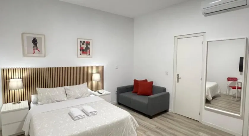Rooms Quiet - Image 1