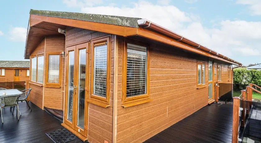 Ocean View Lodge - Sea Views & Decking - Image 1