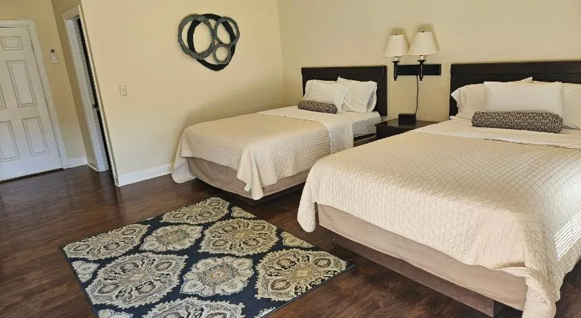 Sunset Cottage Motel - Image 1