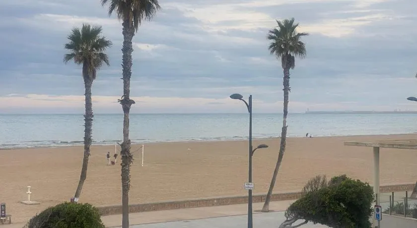 Apartamento en primera línea de playa 38 - Image 1